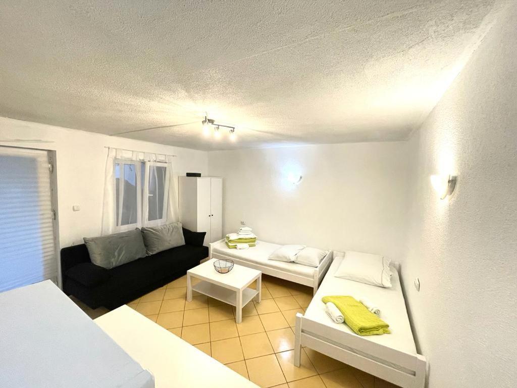 Apartments Medunic Ribarica Buitenkant foto
